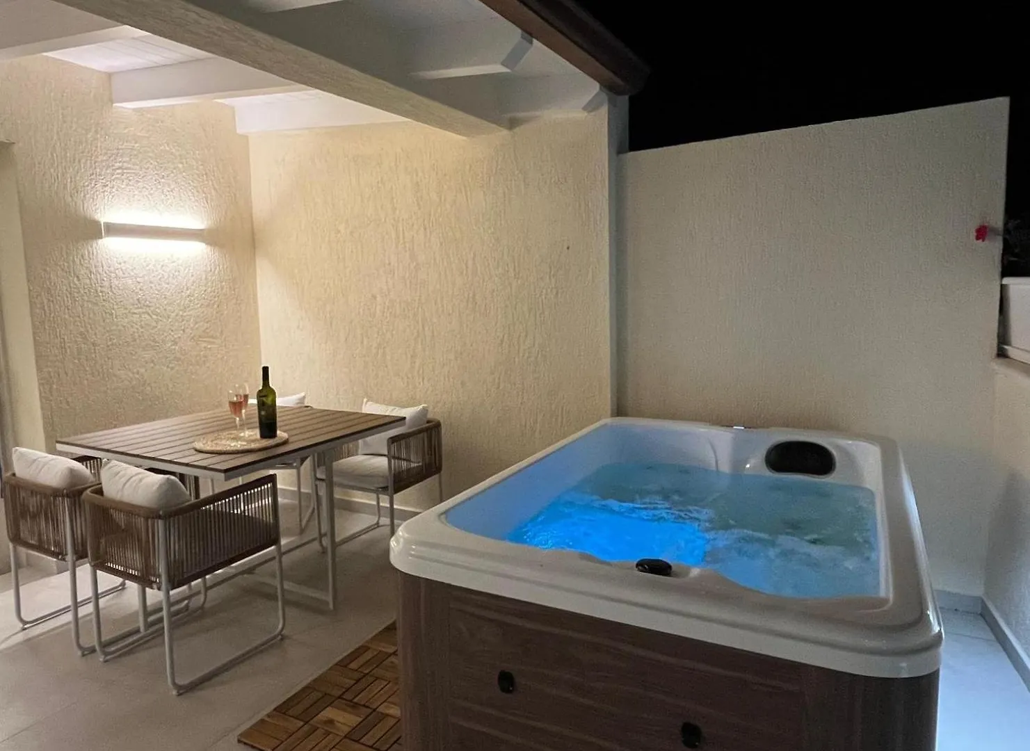 Luxury House & Spa In Baia Turchese Vasca Idromassaggio Riscaldata Con Cromoterapia location